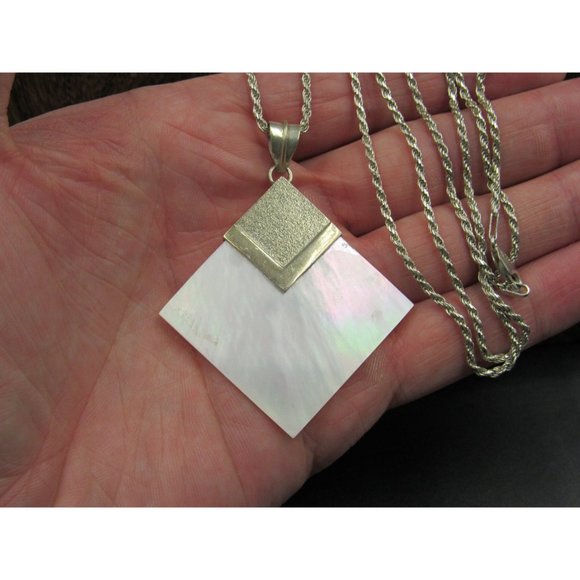 24" Sterling Silver Diamond Shape White Shell Pendant Necklace Vintage - Picture 2 of 7
